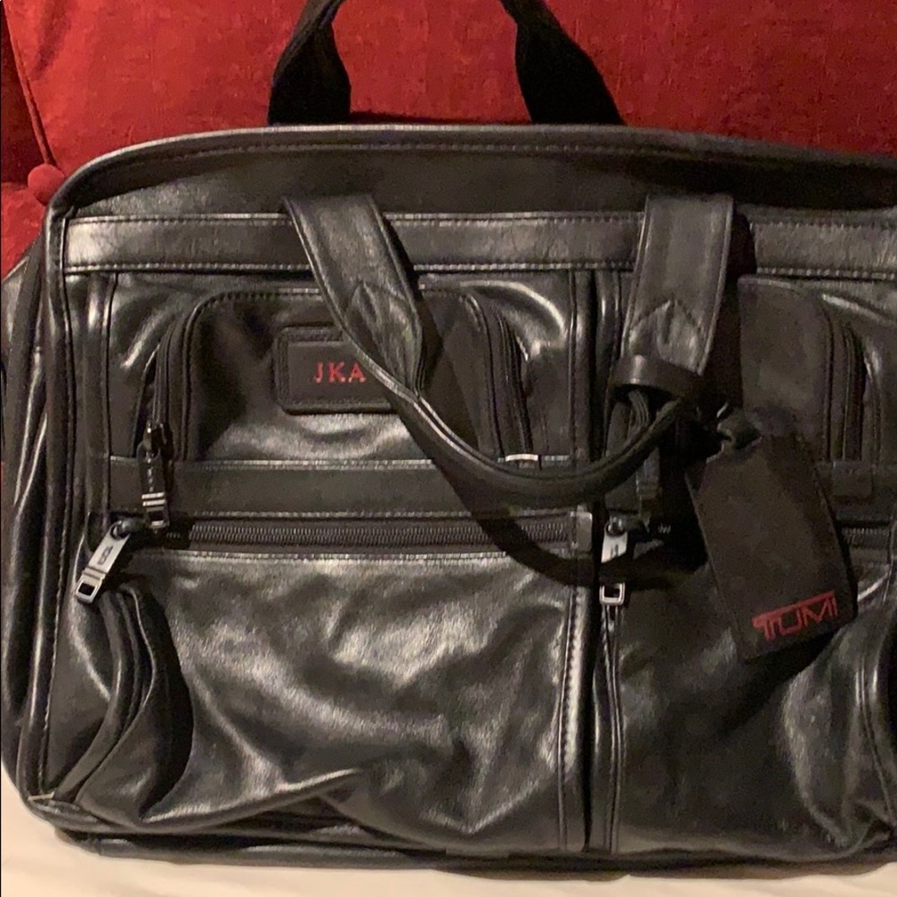 Tumi Briefcase- 3 middle zipper compartments